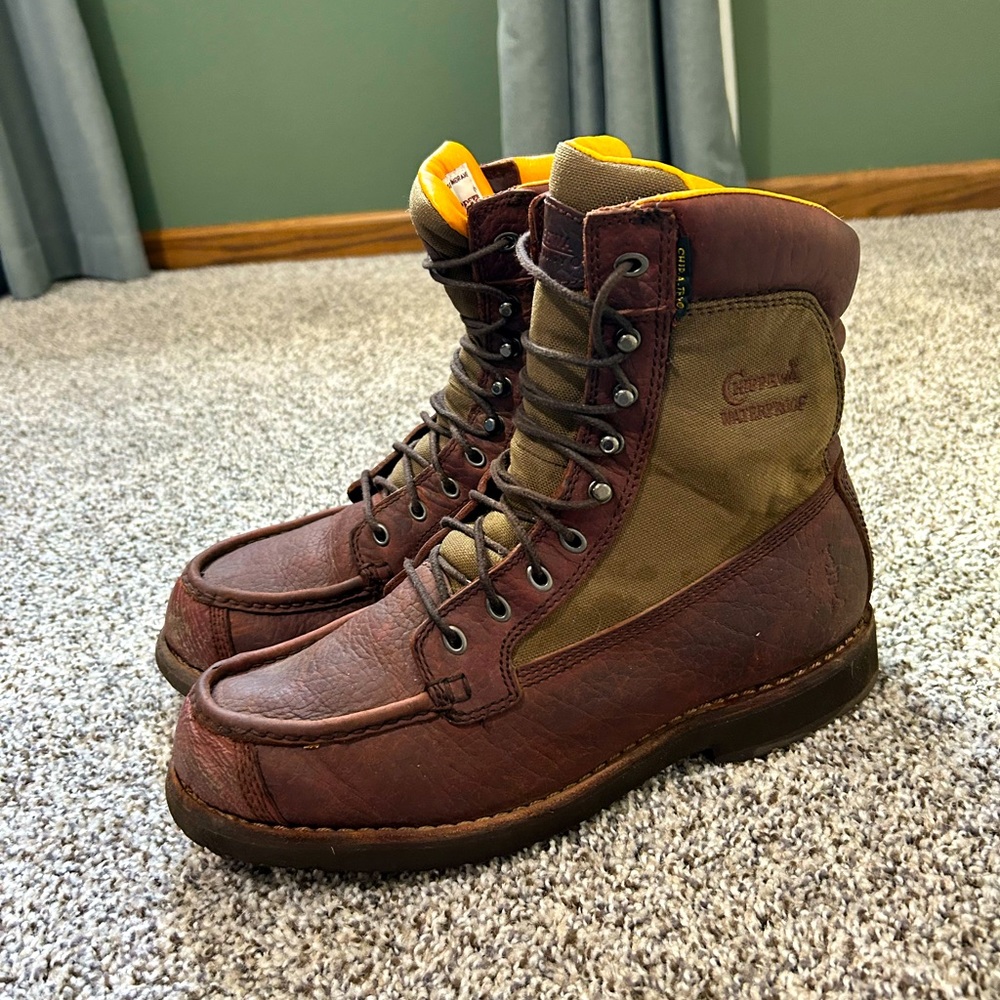 Like New Mens Hunting / Work Boots